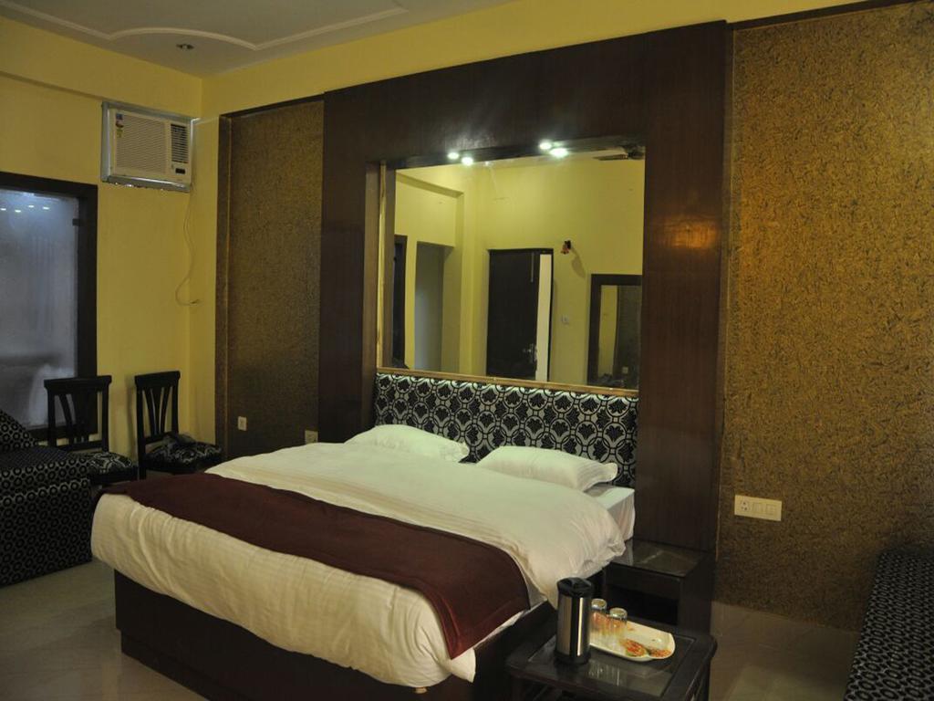Hotel New Park Plaza Haridwār Exteriér fotografie